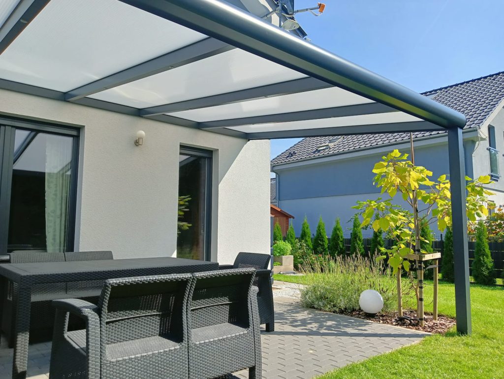 Aluminiowe zadaszenie tarasu