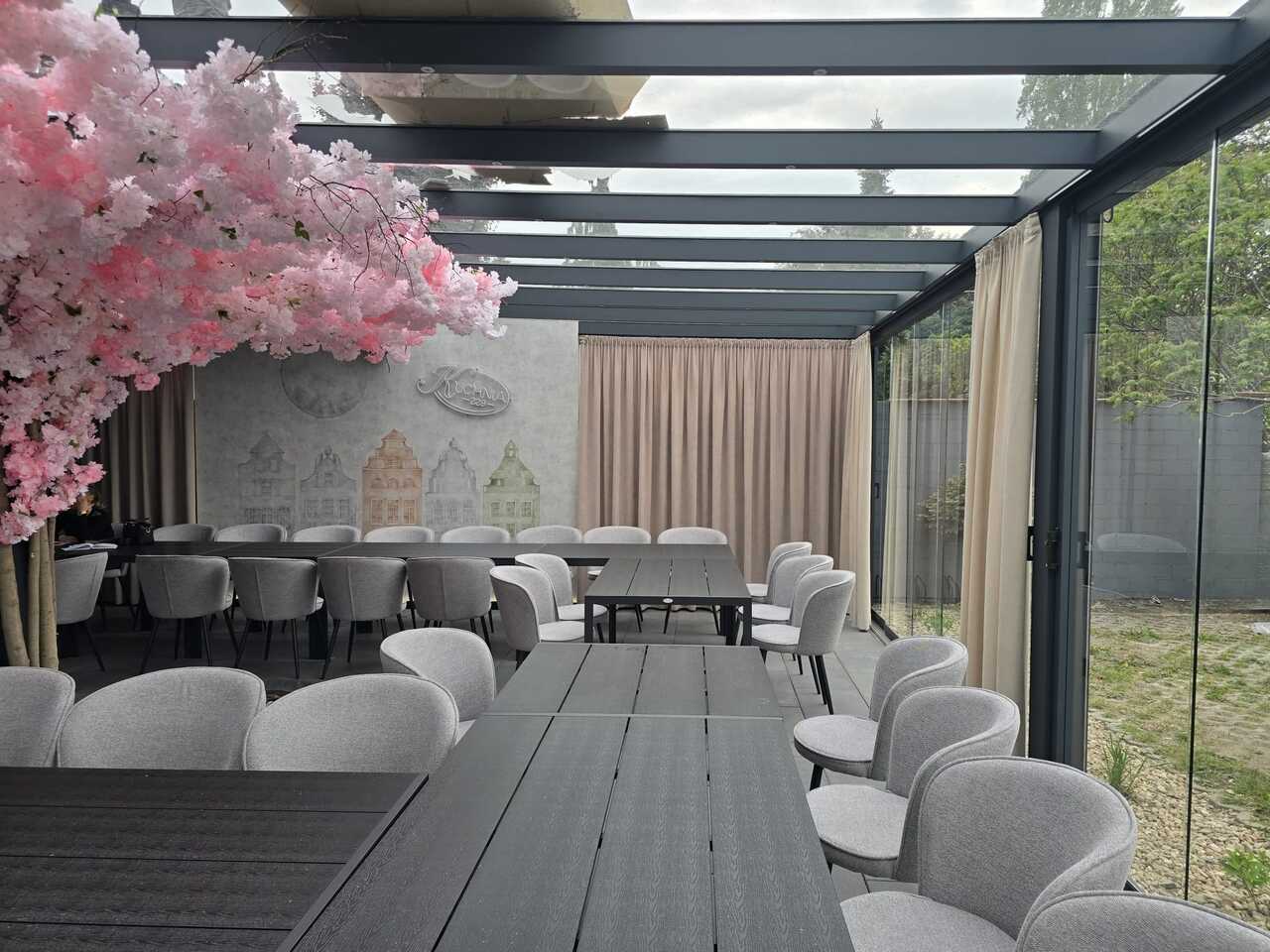 Gotowy projekt tarasu z aluminiową zabudową i przeszkleniami Poznań